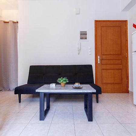 קלמאטה Modern Apartment מראה חיצוני תמונה