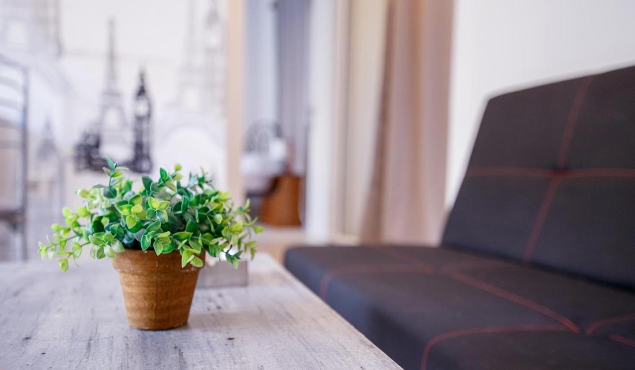 קלמאטה Modern Apartment מראה חיצוני תמונה